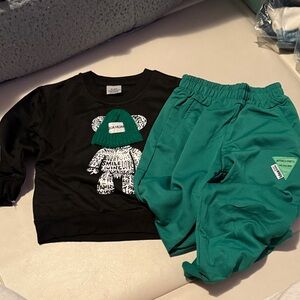 Black and Green Bear Graphic Sweatshirt and Joggers Set